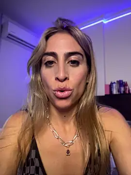 NicoleWilder live