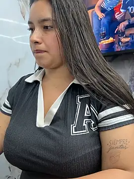 Miss_Bella_Flame live