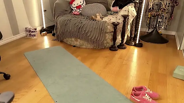 youngmilfBlossom live
