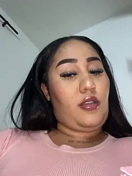 Valentina_Tilly live