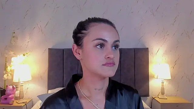 Emilly_Beaumont live