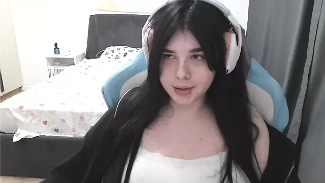 LunarMia live