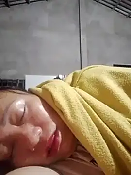 Moon_squirtt live