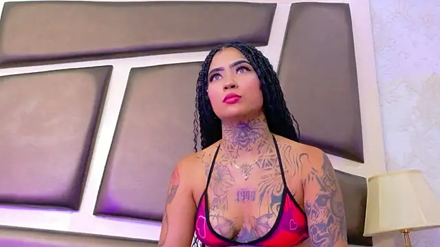 EmilieLake live