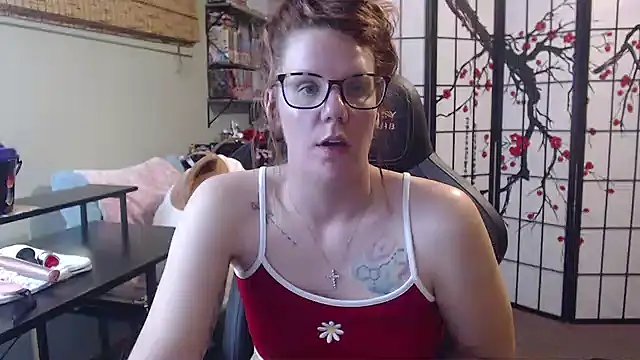 Sarahtineke live