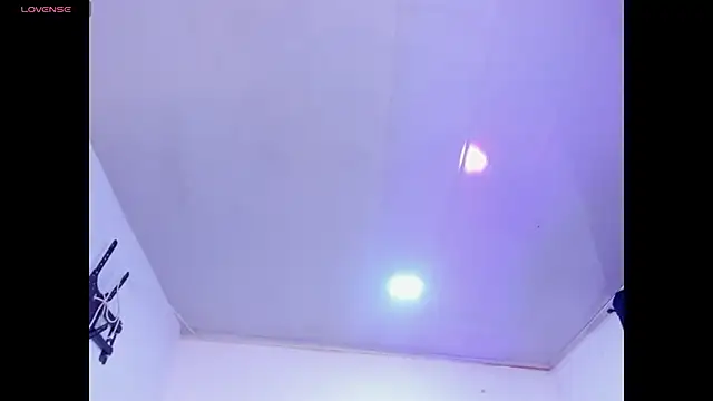 Nikkibounce live