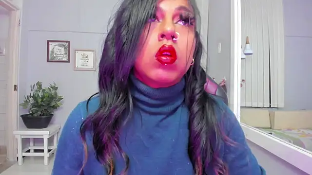 Nahomy_Collins_ live