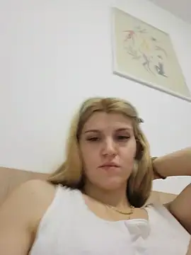 HotBlondie69 live