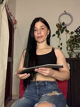 Estefani_32 live