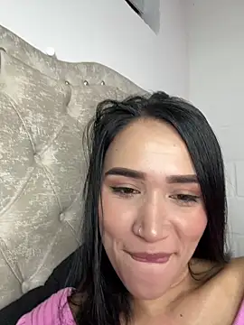 DaniRivers_ live