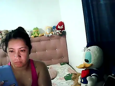 Chiquilove27 live