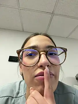 Sweet_Milaa1 live