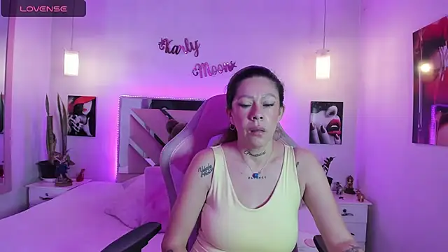 Karly_moon live