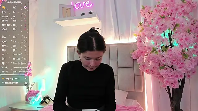Dana_grey_ live