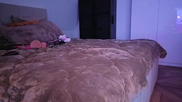 Zoe_Fisher live
