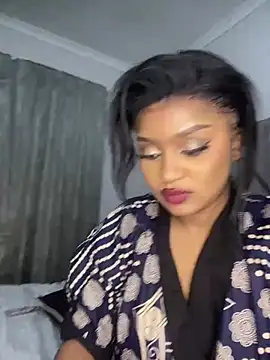 Amberr_Roose live