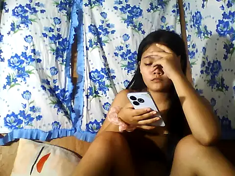 PinaySkinnyJust18 live