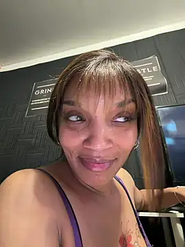 Rakiyahcharms live