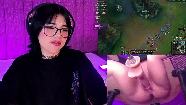 AriAddams live
