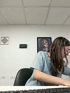 Sweet_Milaa1 live
