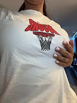 KirstieVegas live