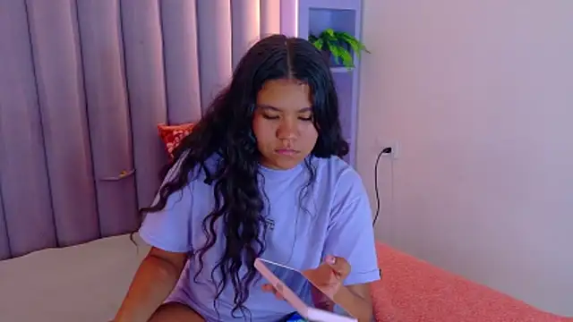 AhslyEvans__ live