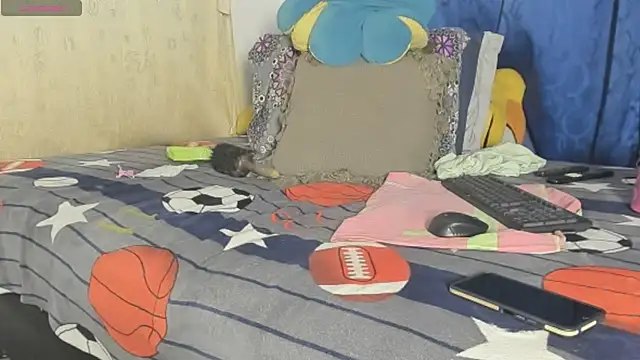 Lara_vela live