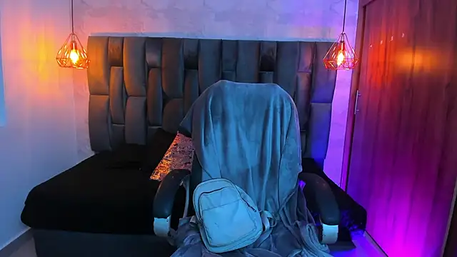 ChloeSmith9 live