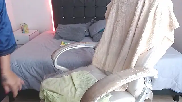 selena_yourmilf live