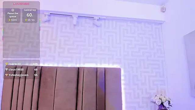 naishaa_ live
