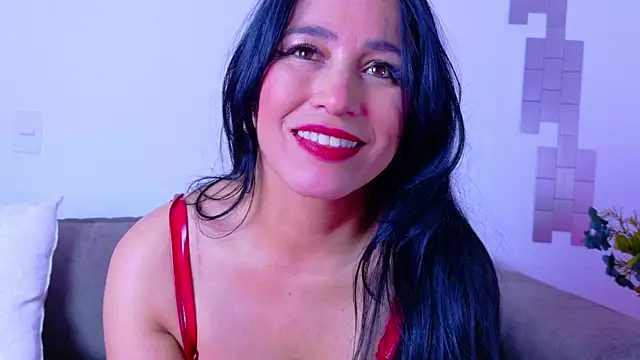 Megan_Diamond05 live