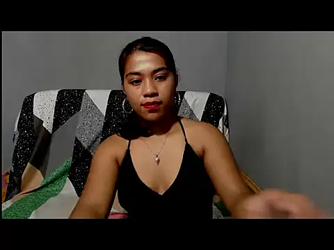 LynsKaye live