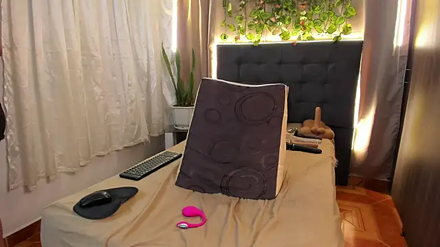 Delilah_85 live
