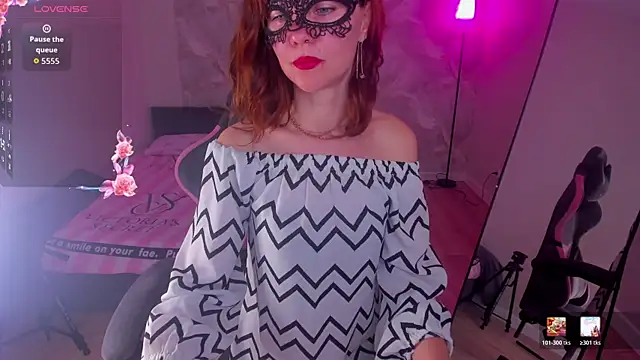 Margo_Kelly live