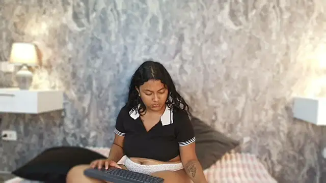 Karina_Campbell live
