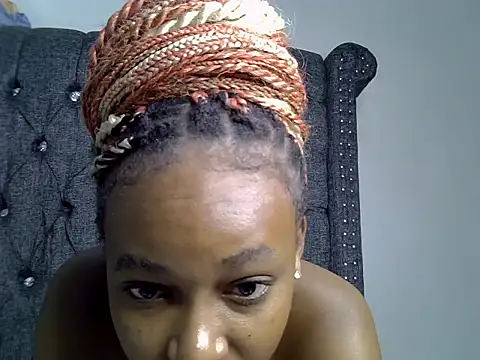 cocolaurah live