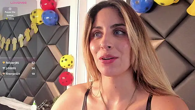 AdrianaHarlow live