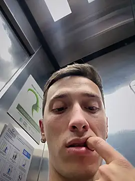 Thiago_Jones1 live
