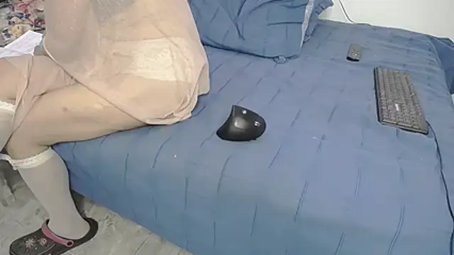 DominaLeona live