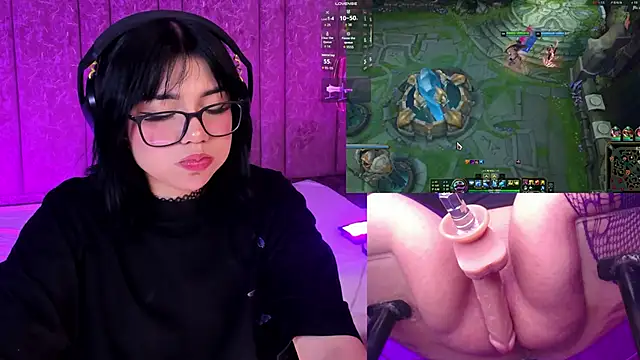 AriAddams live