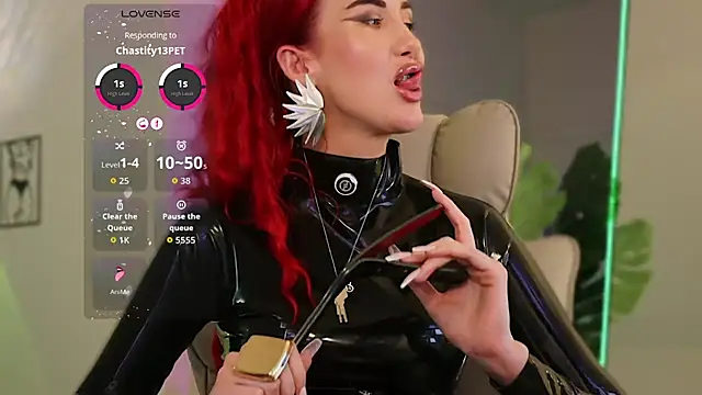 Lady_RedAlexa_RA live