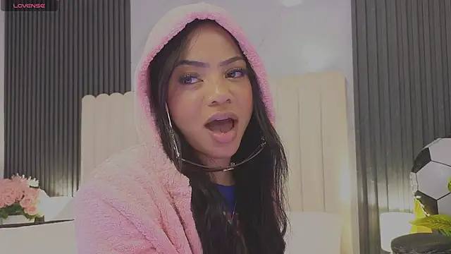 Madiee_Rhea live