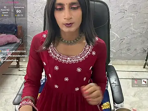 LuvLayla live
