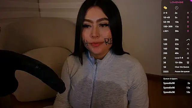 venusleroy_ live