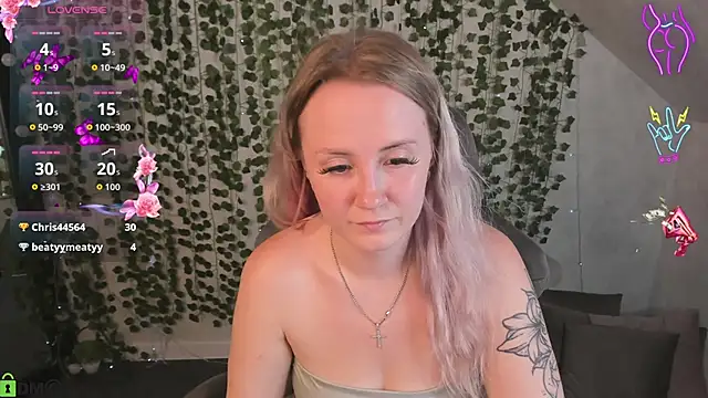Jooyce_Howward live