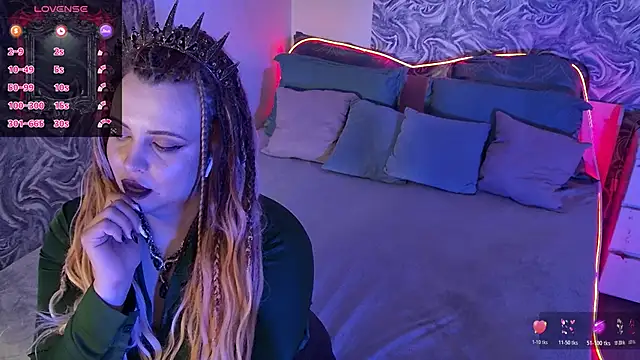 Miss_Maya_Mils live