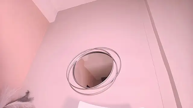 AntonellaHall_ live