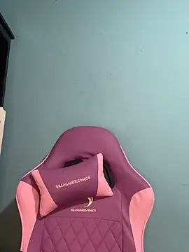 April_Becker live