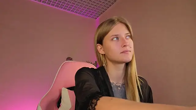 Rebecca_Caldwell live