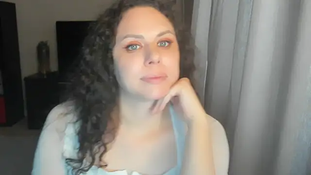MollyCheiz live